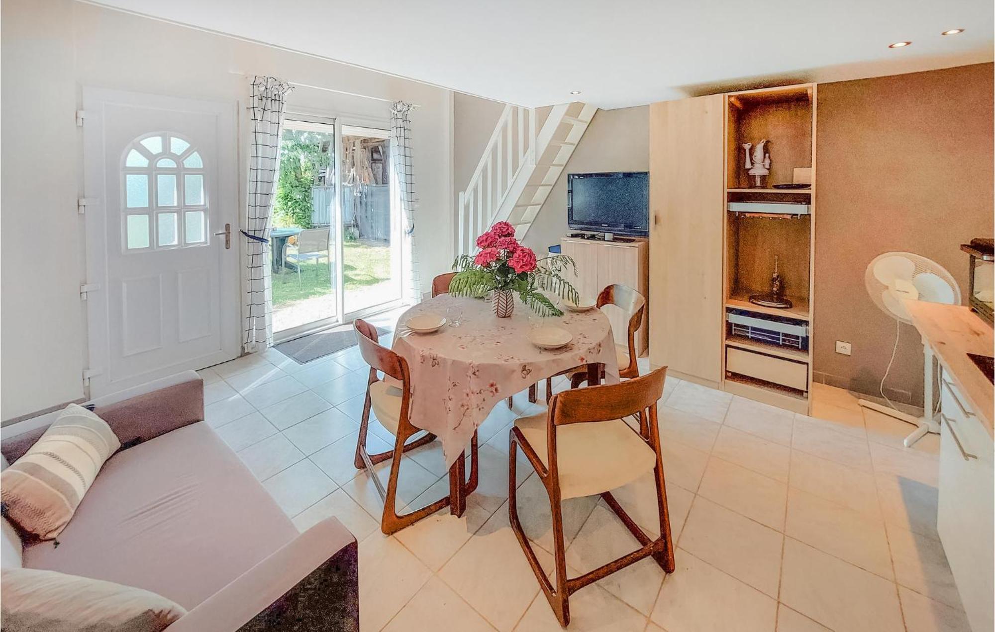 Gorgeous Home In Molinet With Wifi Экстерьер фото