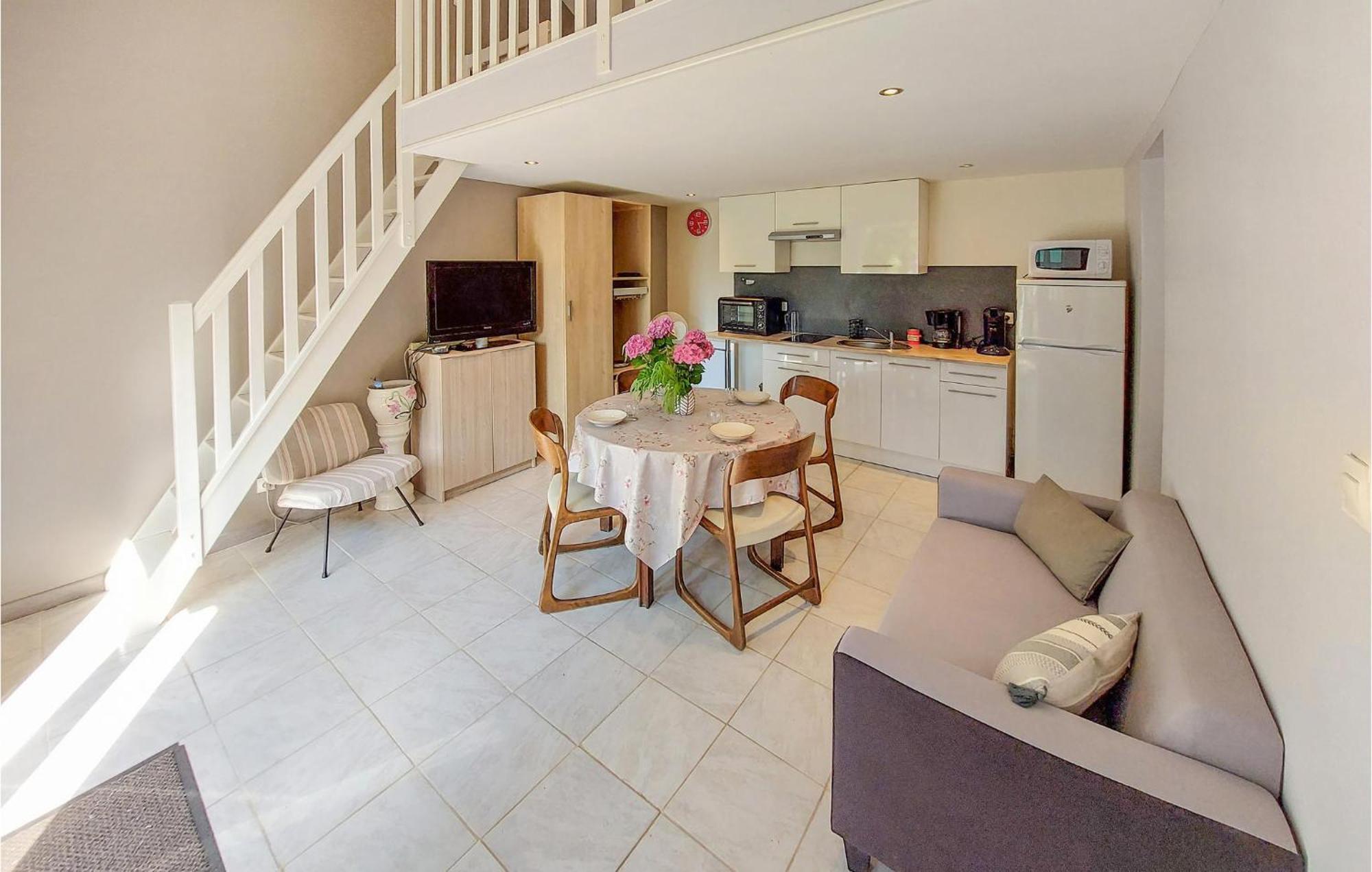 Gorgeous Home In Molinet With Wifi Экстерьер фото
